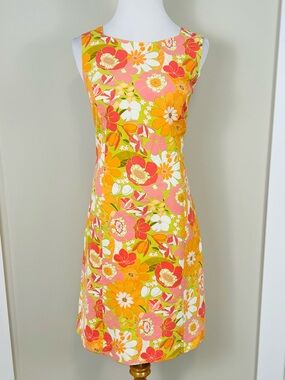 1960’s Inspired Floral Sleeveless Shift Dress in Orange and Pink
